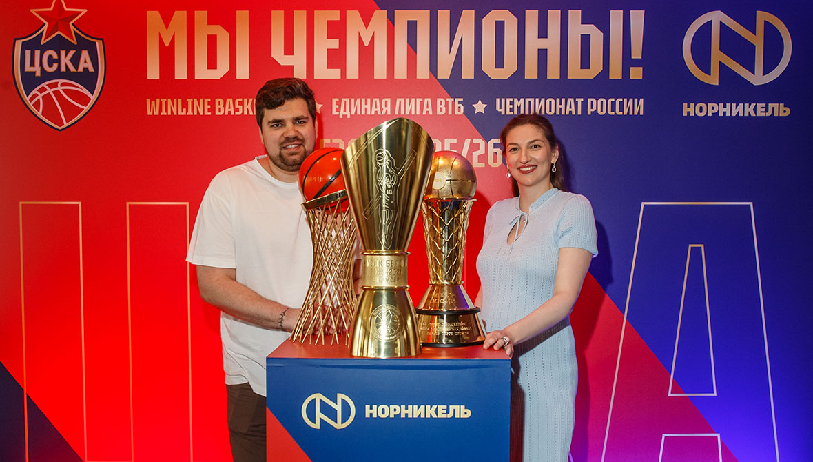 С новорожденным!