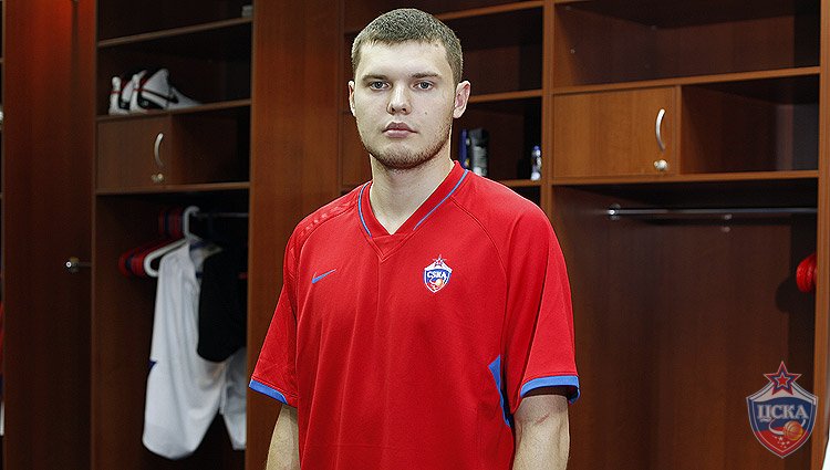 Ivan Strebkov to continue playing for Avtodor
