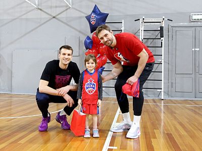 Самсон Руженцев и Александр Ганькевич (фото: М. Сербин, cskabasket.com)