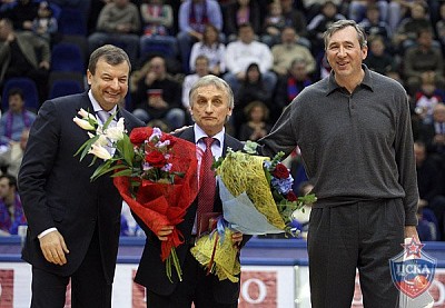 Сергей Кущенко, Василий Авраменко и Сергей Тараканов (фото Ю. Кузьмин, cskabasket.com)