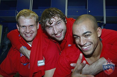 Anton Ponkrashov, Dmitry Sokolov and Victor Keyru (photo M. Serbin, cskabasket.com)