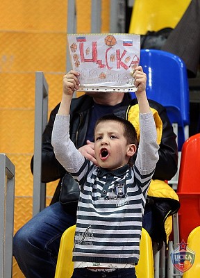 CSKA fan  (photo: M. Serbin, cskabasket.com)