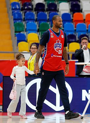 Амат М'Бай (фото: М. Сербин, cskabasket.com)