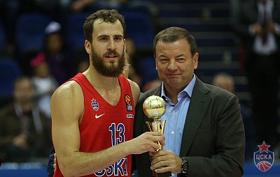 Серхио Родригес и Сергей Кущенко (фото: М. Сербин, cskabasket.com)