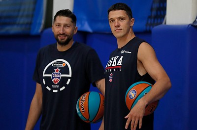 Семён Антонов и Никита Курбанов (фото: М. Сербин, cskabasket.com)