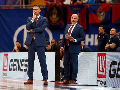 Андреас Пистиолис и Денис Годлевский (фото: М. Сербин, cskabasket.com)