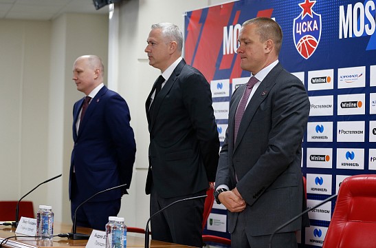 Представляем главного тренера!