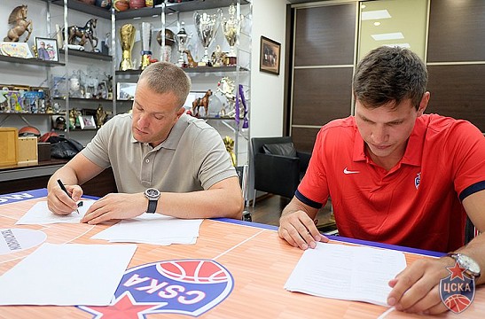 Ivan Ukhov signed with CSKA