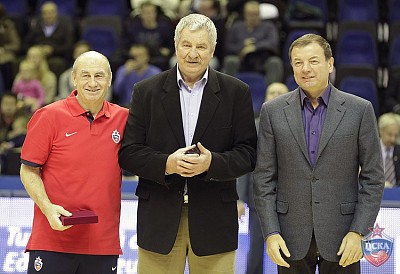 Аскер Барчо, Иван Едешко и Сергей Кущенко (фото: Т. Макеева, cskabasket.com)
