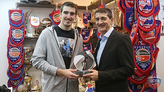 Nando De Colo named the Player of the Year in France!