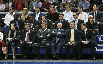 Андрей Ватутин, Юрий Лужков, Сергей Иванов и Сергей Кущенко  (фото Ю. Кузьмин, cskabasket.com)