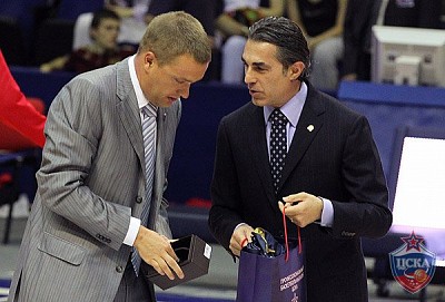 Андрей Ватутин и Серджио Скариоло (фото М. Сербин, cskabasket.com)