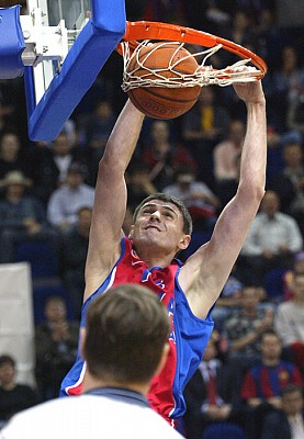 Мирсад Туркан стал самым результативным игроком матча (фото Т. Макеева)