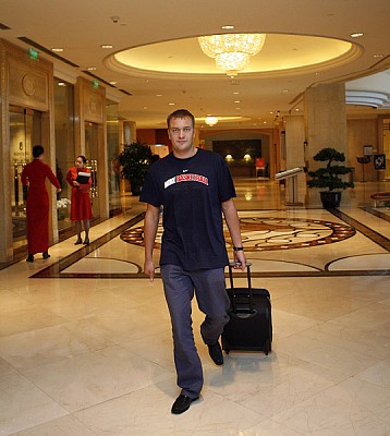 Андрей Ватутин в отеле Шангри-Ла (фото М. Сербин)