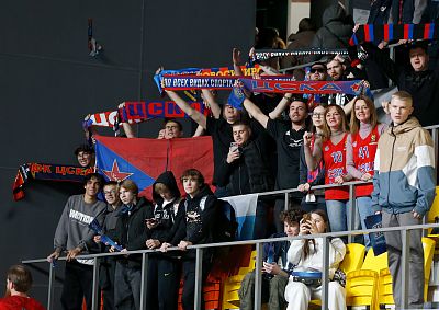 Болельщики ЦСКА (фото: М. Сербин, cskabasket.com)