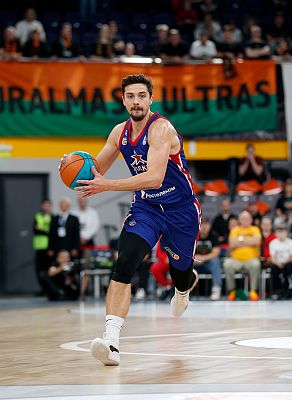 Антон Астапкович (фото: М. Сербин, cskabasket.com)