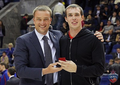 Andrey Vatutin and Sergey Bykov (photo T. Makeeva, cskabasket.com)