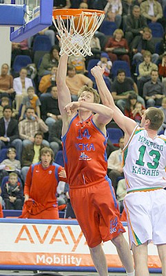 Alexey Savrasenko 8 points + 10 rebounds (photo Y. Kuzmin)