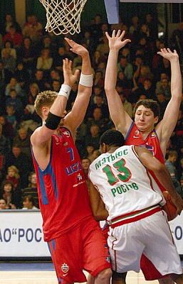 CSKA defence (photo cskabasket.com)