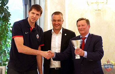 Виктор Хряпа, Андрей Ватутин и Сергей Иванов (фото: М. Сербин, cskabasket.com)