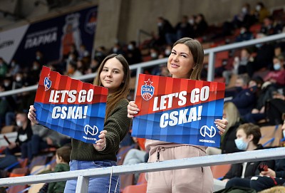 Болельщицы ЦСКА (фото: М. Сербин, cskabasket.com)