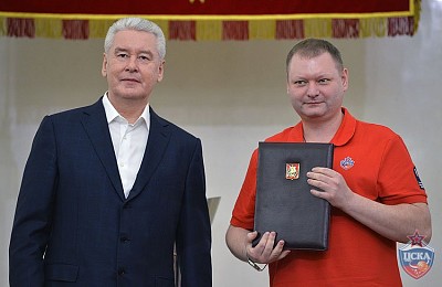Сергей Собянин и Роман Абжелилов  (фото В. Астапкович/Россия Сегодня)