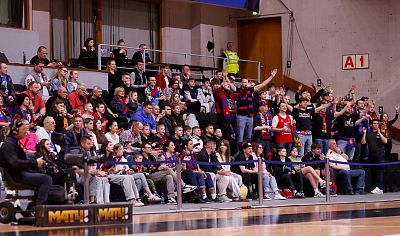 Болельщики ЦСКА (фото: М. Сербин, cskabasket.com)