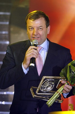 Сергей Кущенко получает «Золотую корзину» за Этторе Мессину (фото М. Сербин)