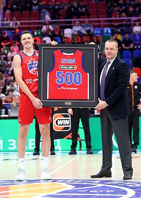 Семён Антонов и Андрей Ватутин (фото: М. Сербин, cskabasket.com)