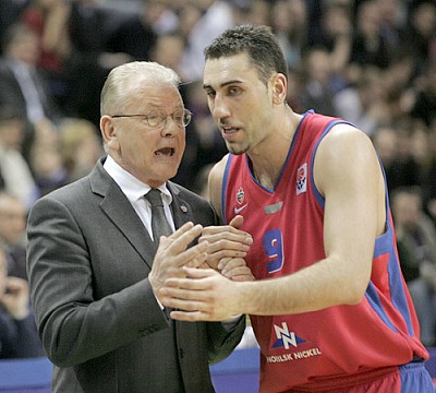 Dusan Ivkovic instructing Demos Dikoudis (photo T. Makeeva)