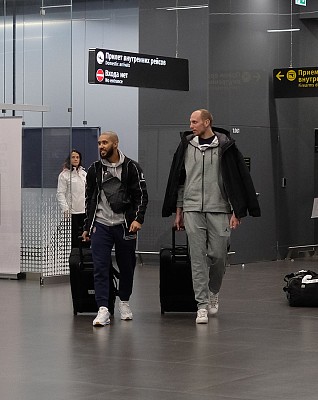 Даллас Мур и Деян Давидовац (фото: М. Сербин, cskabasket.com)