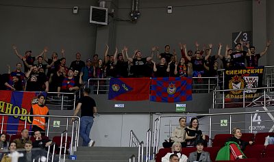 Болельщики ЦСКА (фото: М. Сербин, cskabasket.com)