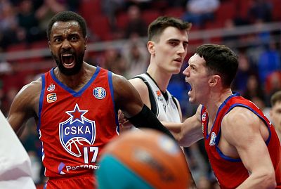 Ливио Жан-Шарль и Семён Антонов (фото: М. Сербин, cskabasket.com)