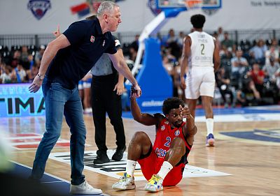 Эмил Райкович и Каспер Уэйр (фото: М. Сербин, cskabasket.com)