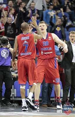 Aaron Lee Jackson and Andrey Vorontsevich  (photo T. Makeeva, cskabasket.com)