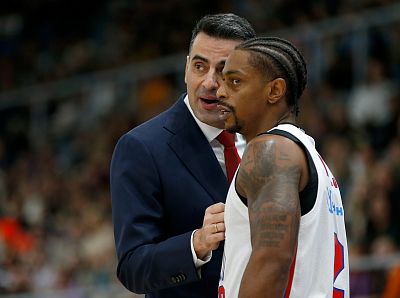 Андреас Пистиолис и Каспер Уэйр (фото: М. Сербин, cskabasket.com)