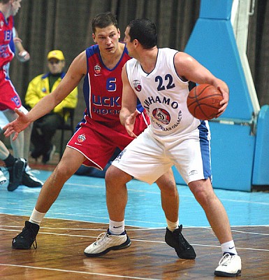 Panov  vs Sheiko (photo cskabasket.com)