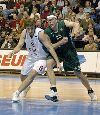 Matjaz Smodis vs Daniel Santiago (photo S. Makarov)