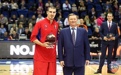 Нандо Де Коло и Сергей Иванов (фото: М. Сербин, cskabasket.com)
