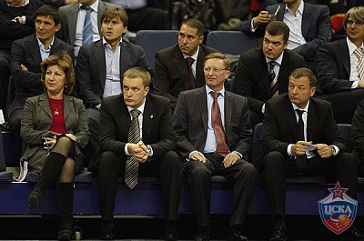 Evgenya Mamsurova, Sergey Ivanov and Sergey Kuschenko (photo M. Serbin, cskabasket.com)
