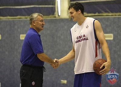 Jonas Kazlauskas and Aleksandr Kaun (photo M. Serbin, cskabasket.com)