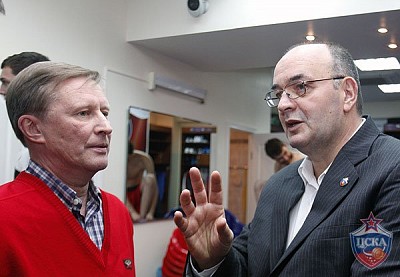 Сергей Иванов и Душко Вуйошевич (фото М. Сербин, cskabasket.com)
