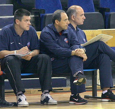 Coaches (photo Y. Kuzmin)