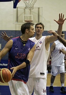 Дэвид Андерсен против Алексея Саврасенко  (фото М. Сербин)