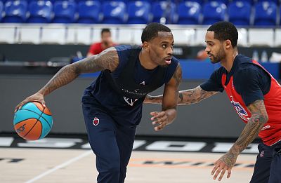 Антониус Кливленд и Мело Тримбл (фото: М. Сербин, cskabasket.com)