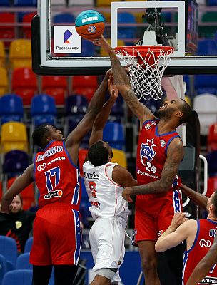 Амат М'Бай (фото: М. Сербин, cskabasket.com)