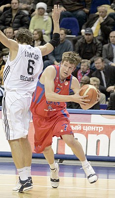 Василий Заворуев набрал первые 3 очка в Евролиге в сезоне (фото М. Сербин)