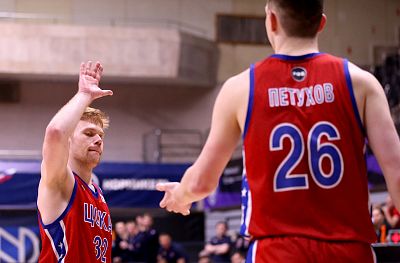 Егор Покинко и Кирилл Петухов (фото: М. Сербин, cskabasket.com)
