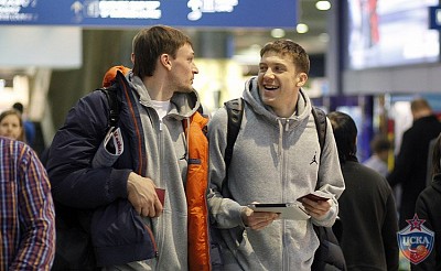 Aleksey Zozulin and Evgeniy Voronov (photo M. Serbin, cskabasket.com)