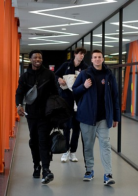 Девонтэй Кэйкок и Самсон Руженцев (фото: М. Сербин, cskabasket.com)